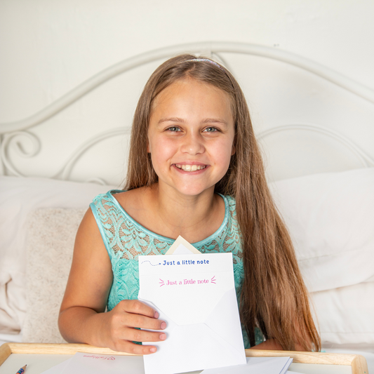Kids stationary personalized with their name and favorite color. Great for pen pals or thank you notes! Fun Learn Grow Co.