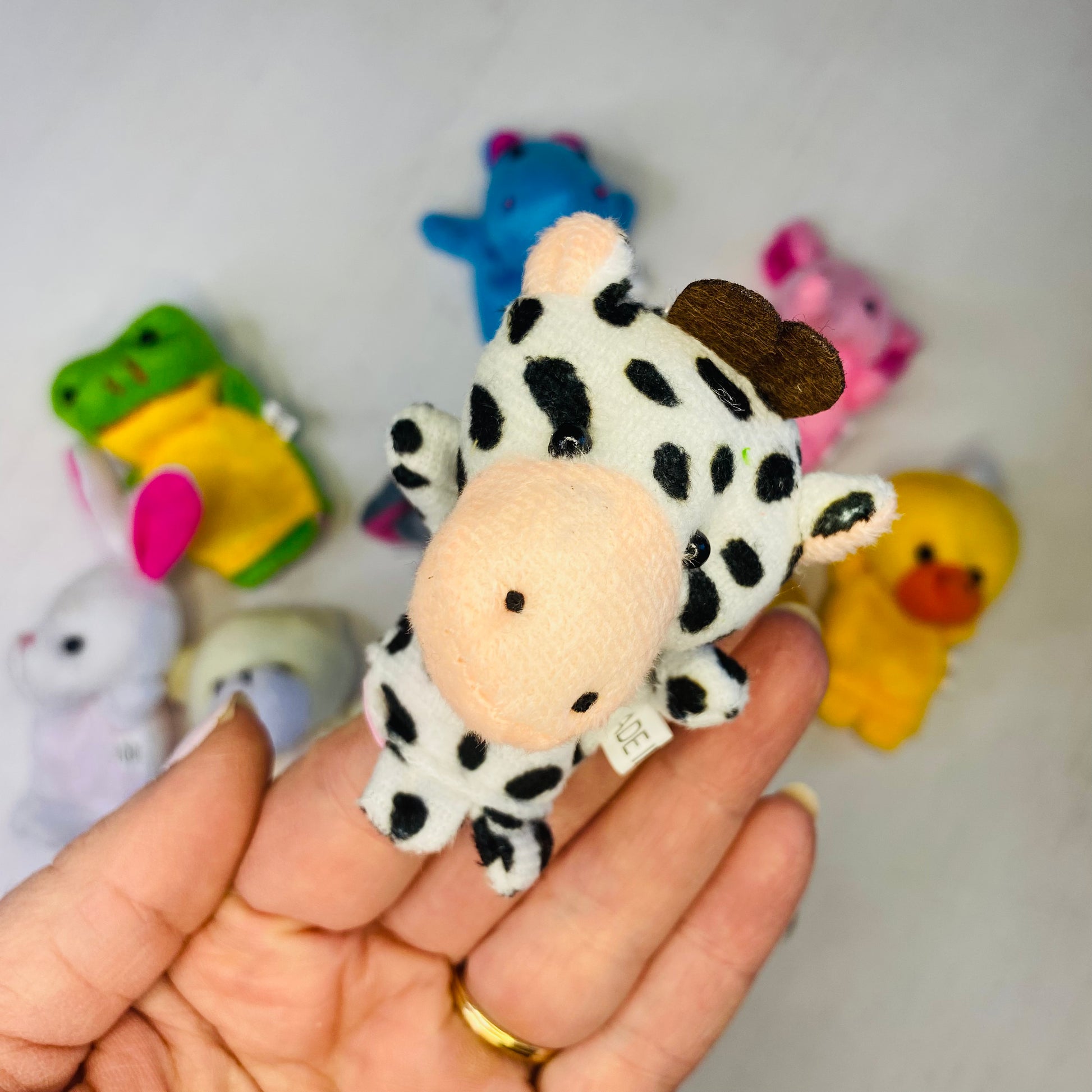 Adorable animal finger puppets for story telling fun! Pretend play toys for kids ages 3-5 years old. Educational toys to build your child's imagination and creativity.