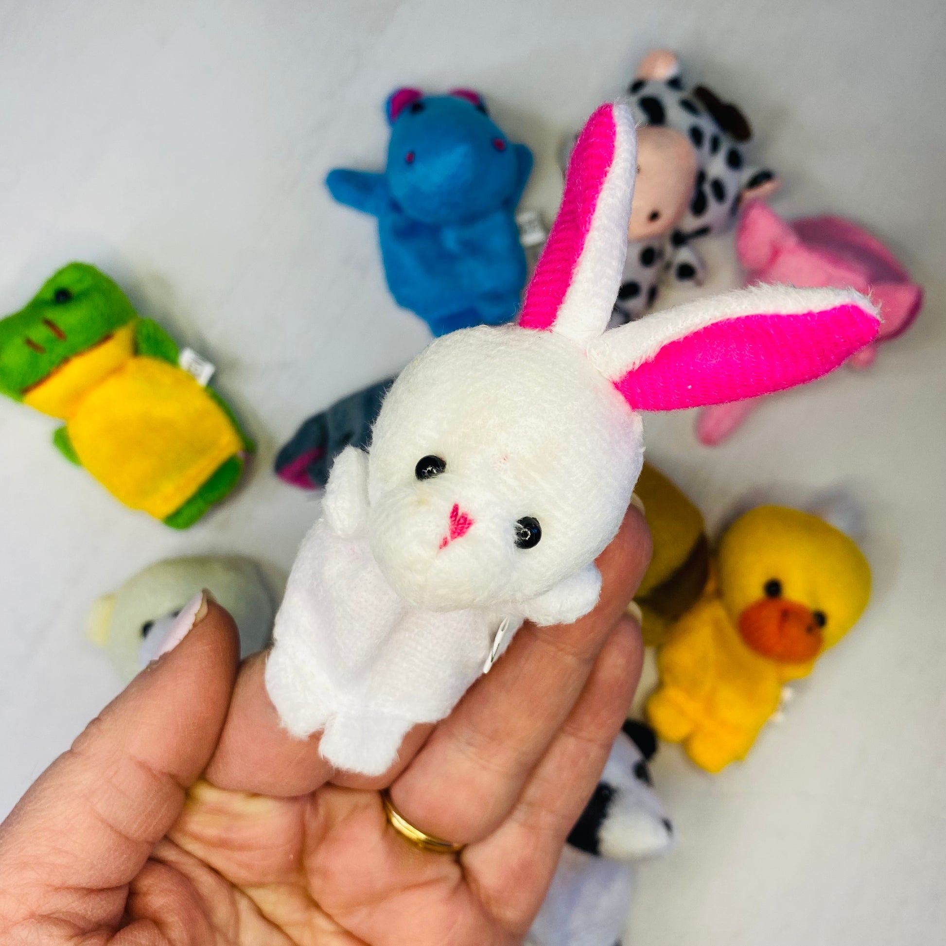 Adorable animal finger puppets for story telling fun! Pretend play toys for kids ages 3-5 years old. Educational toys to build your child's imagination and creativity.