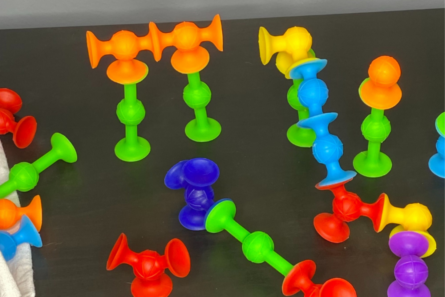 Open-ended toy for kids! Great toy for little builders! Pop Suckers 88 pieces! Fun Learn Grow Co.