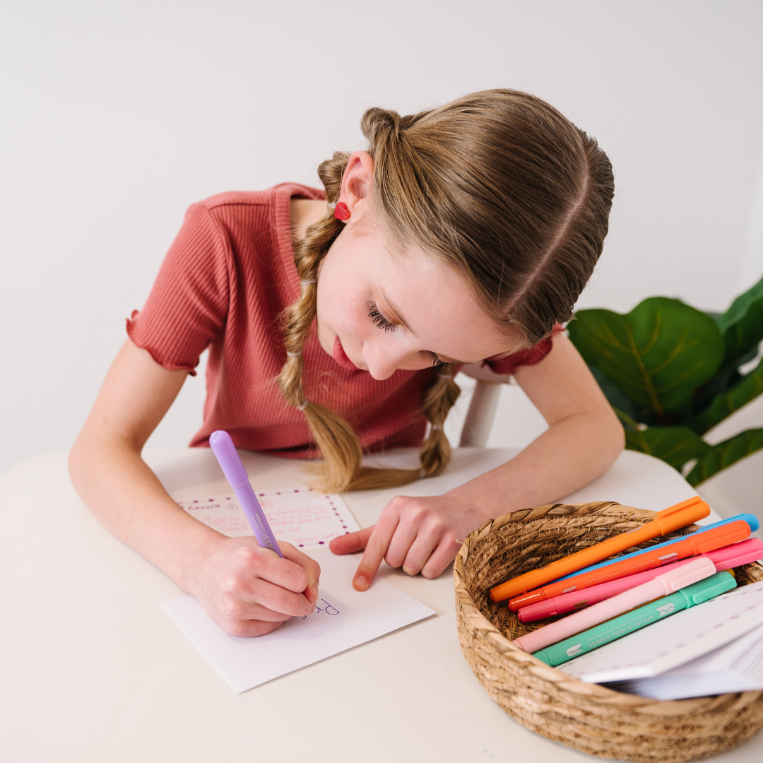 Have fun writing thank you notes or a sweet letter! Encourage gratitude and sharing love with friends and family with these customizable notecards! Fun Learn Grow Co.