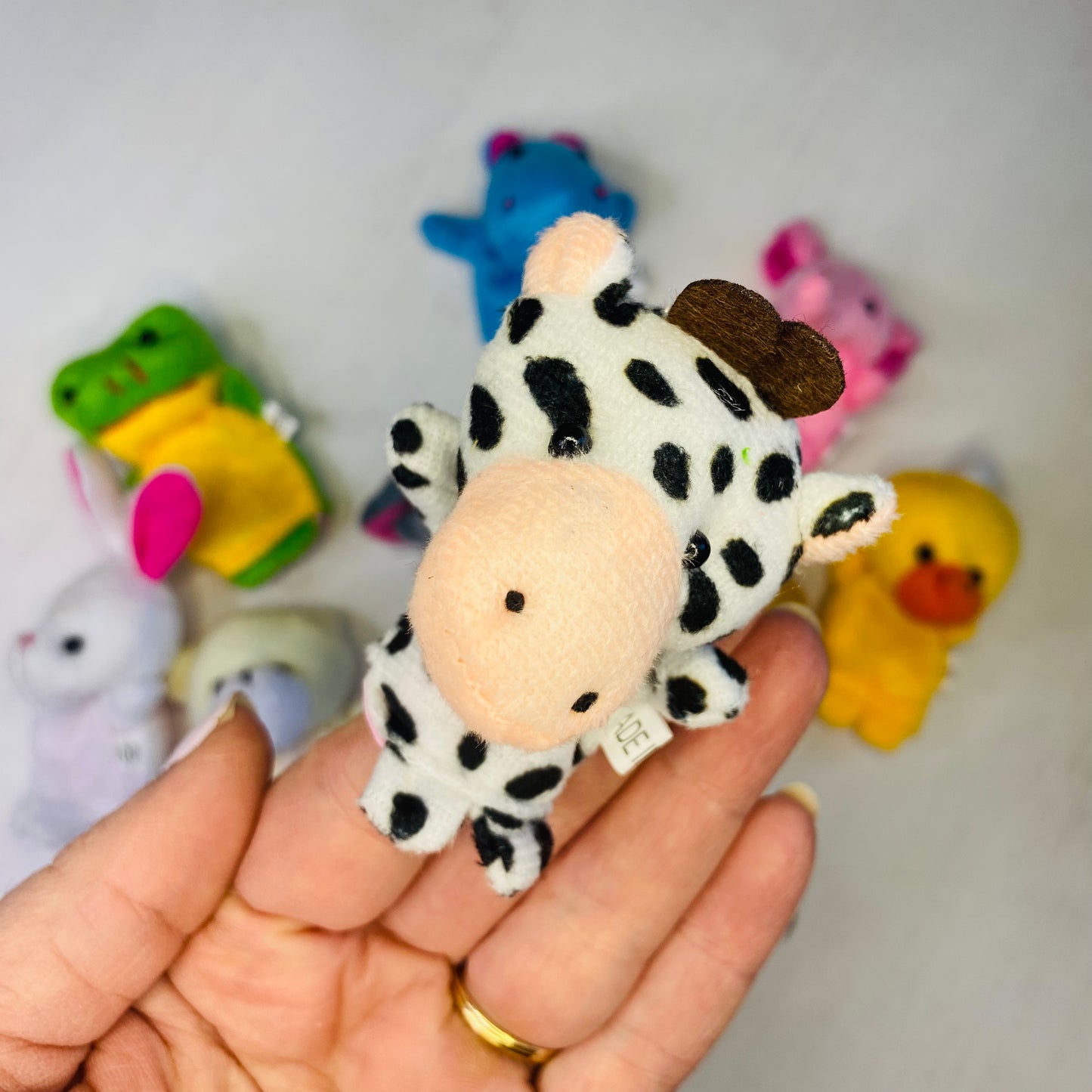Adorable animal finger puppets for story telling fun! Pretend play toys for kids ages 3-5 years old. Educational toys to build your child's imagination and creativity. Fun Learn Grow Co.